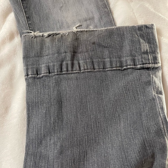 Gray retro bell bottom Levi’s - Picture 8 of 9